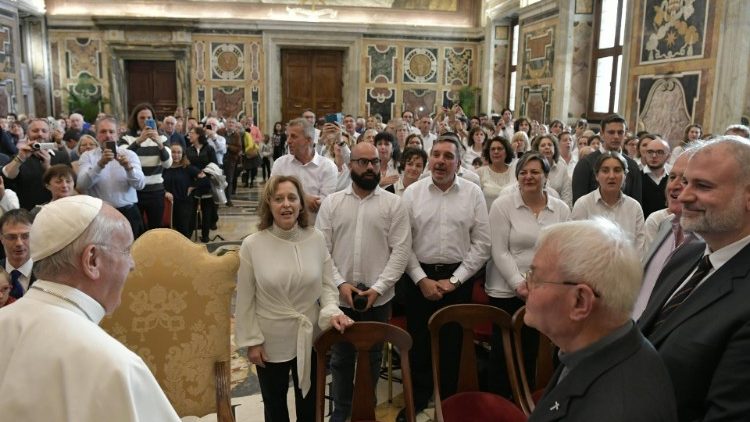Le Pape recevant le 10 novembre 2018 les membres des "Alumni del Cielo".