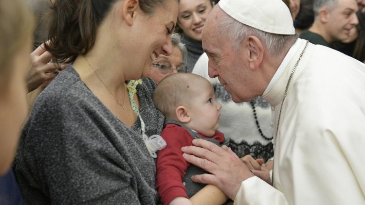 Audience du Pape François avec les employés du Saint-Siège - salle Paul VI, Vatican - 21.12.2019