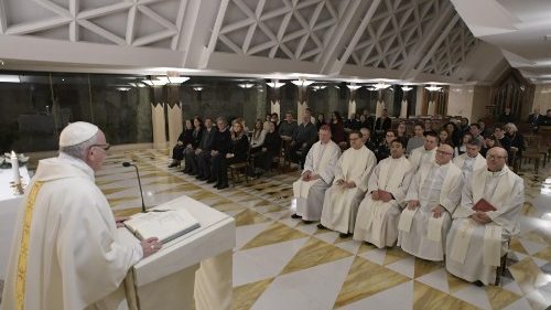 Il Papa: Dio ama per primo perch&eacute; ha compassione e misericordia