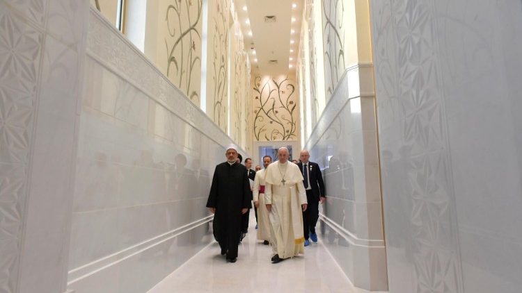 2019-02-03-viaggio-apostolico-emirati-arabi-u-1549292636581.JPG