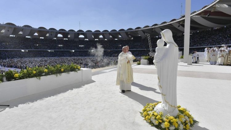 2019-02-03-viaggio-apostolico-emirati-arabi-u-1549353025701.JPG
