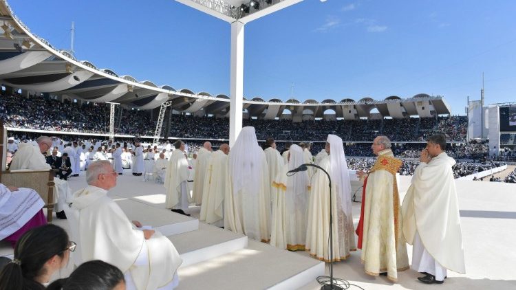 2019-02-03-viaggio-apostolico-emirati-arabi-u-1549357741143.jpg