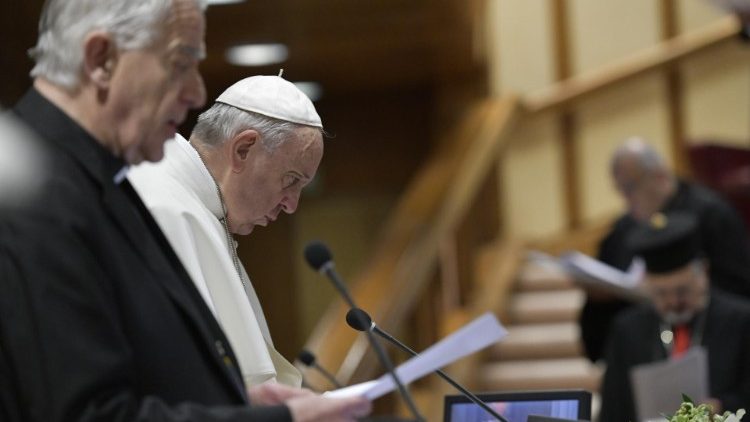 Em imagem de arquivo, o Papa no encontro sobre proteção de menores no ano passado