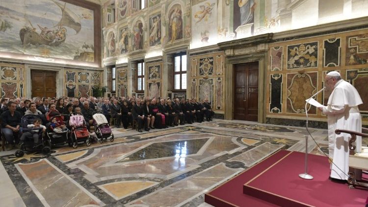 Papież: każdy ubogi jest godny naszej troski