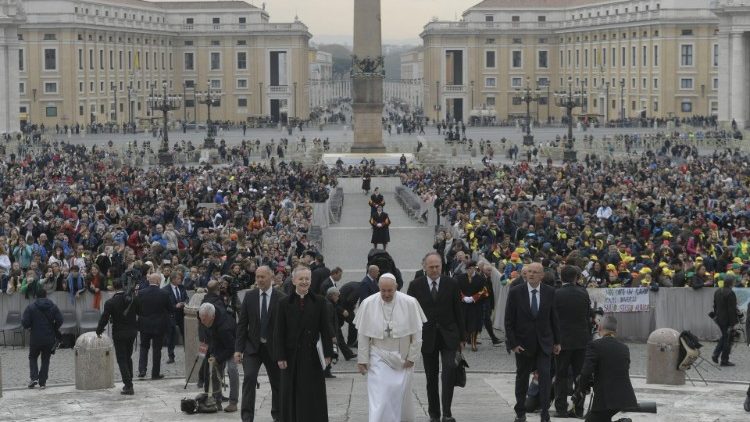 Papież: służba nadziei to budowanie mostów
