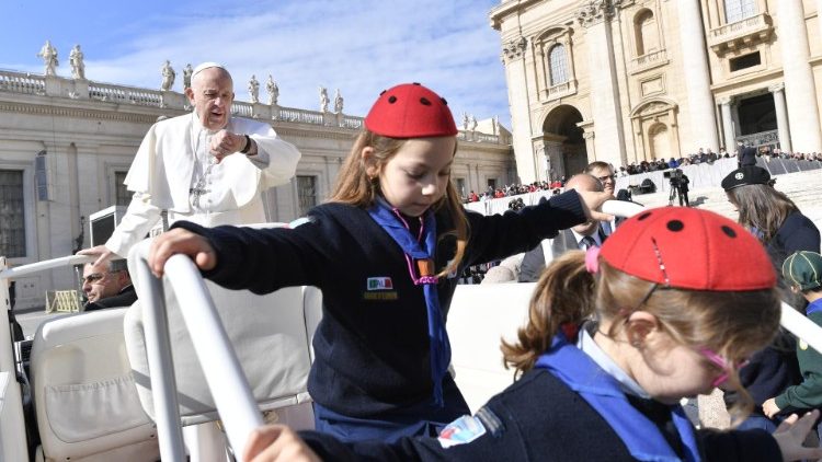 Papież: Bóg jest Ojcem, który nigdy nie opuszcza swoich dzieci
