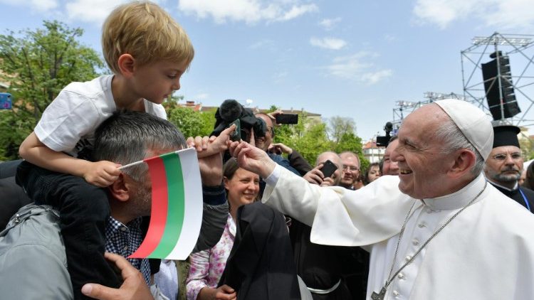 2019.05.05 Viaggio Apostolico in Bulgaria e Macedonia del nord Recita del Regina Coeli nella Piazza di San Alexander Nevsky