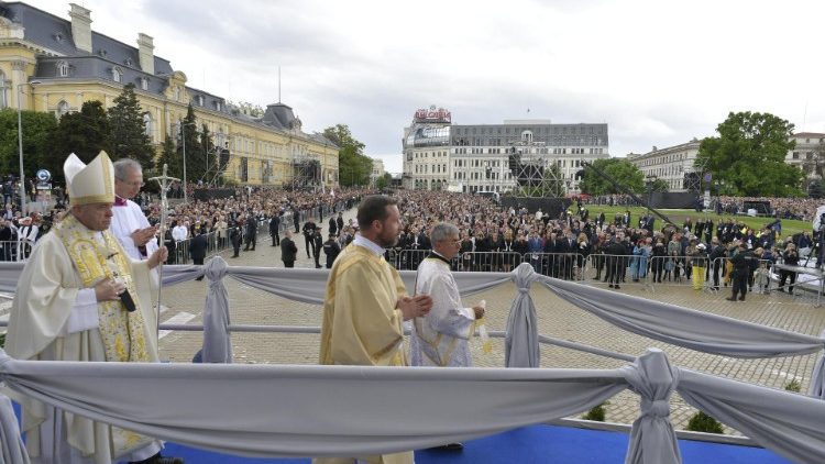 2019-05-05-viaggio-apostolico-bulgaria-macedo-1557125689139.JPG