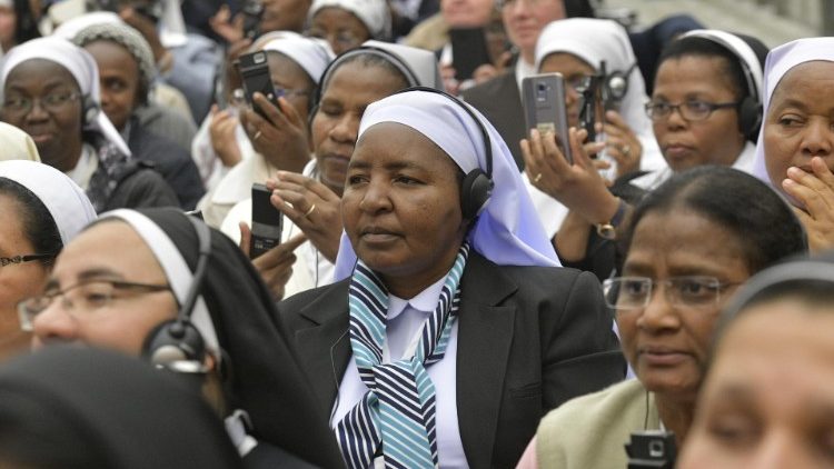 Pope Francis receives members of the International Union of Superiors General  