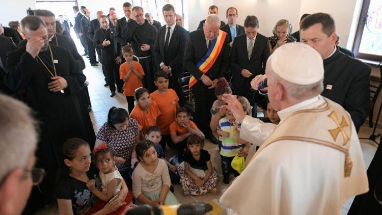 Papst Franziskus begegnet den Mitgliedern der Roma-Gemeinschaft von Blaj