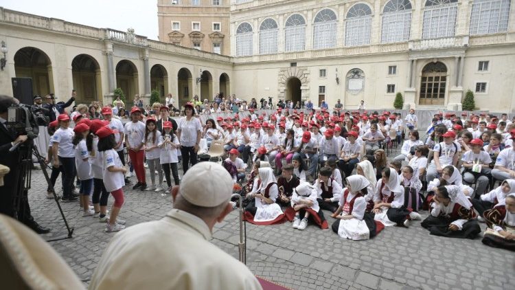 2019.06.08 Зустріч Папи Франциска з учасниками 7-го випуску "Дитячого притвору"