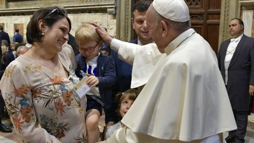 Francesco: il domani è dei bambini che noi proteggiamo oggi