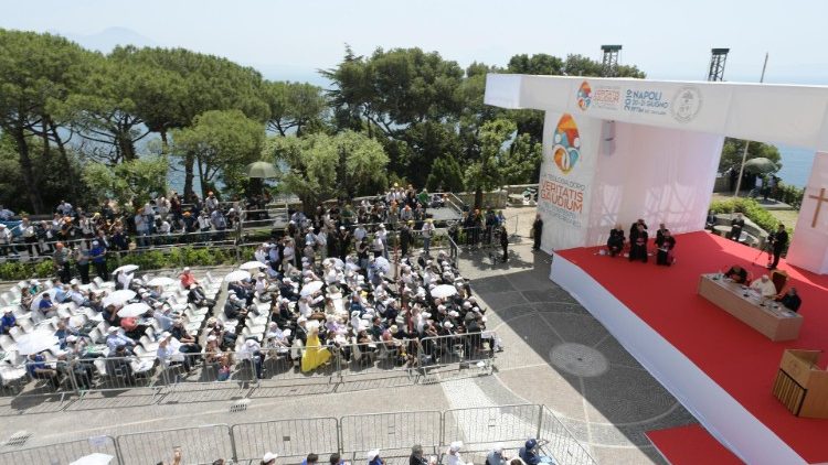 Papież: dialog, świadectwo i otwarcie na innych