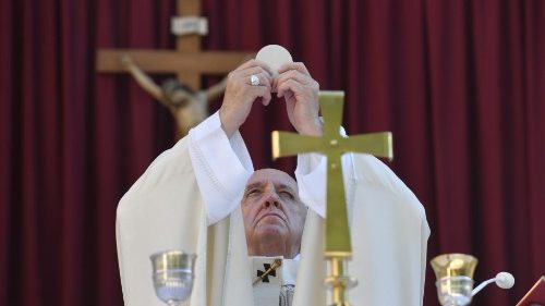 Pope at Mass in Casal Bertone: ‘Bless and share with those in need’
