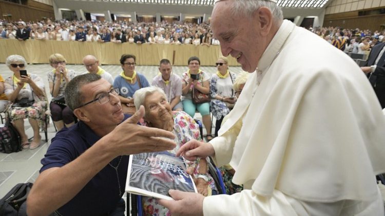 Papież do Polaków: dawajcie przykład wrażliwości i hojności