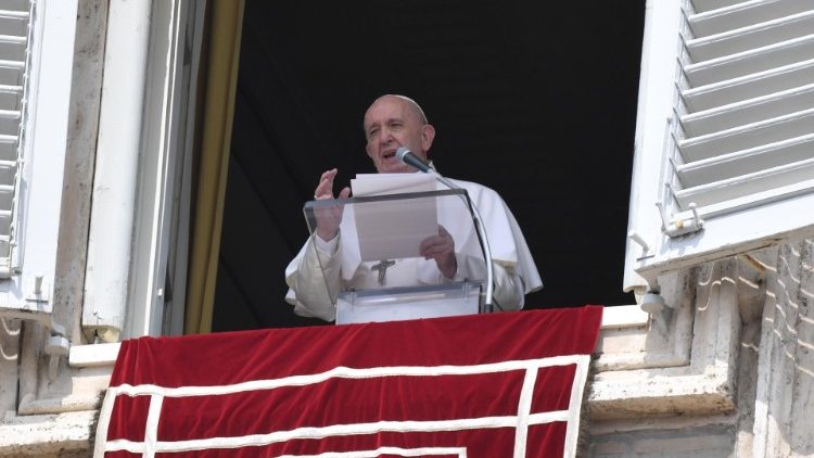 Pope Francis reads out names of new Cardinals 