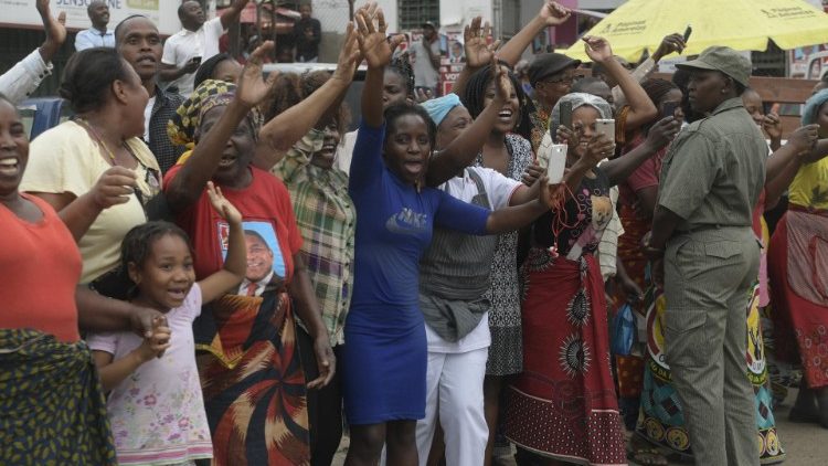 "O caminho da cooperação cria desenvolvimento social mais inclusivo", afirma ministro brasileiro