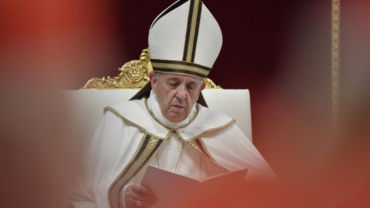 El Papa preside las Vísperas al inicio del mes misionero.