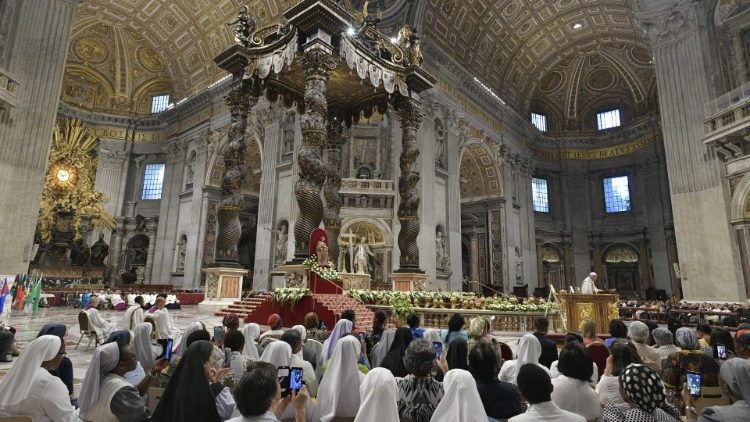 Celebração das Vésperas para o início do Mês Missionário