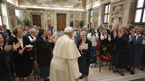 Papež pavlinkam: Zima je čas za vrnitev k bistvenemu