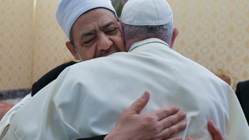 Il Grande Imam di Al-Azhar: siamo tutti fratelli con il diritto di vivere in pace