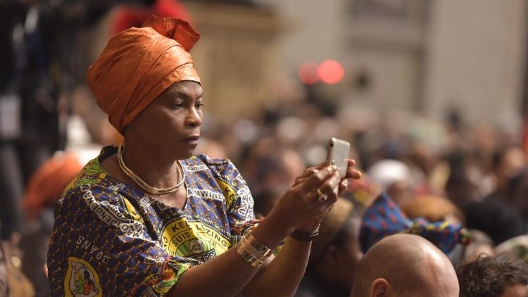 Месса Папы Франциска для конголезской общины в Риме