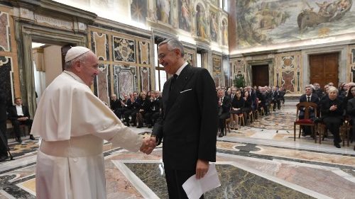 Papst: Öffentlicher Dienst im Zeichen der Gerechtigkeit 