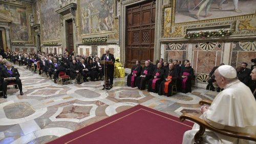 Papst an Diplomaten: Der Jugend helfen, den Klimawandel bekämpfen