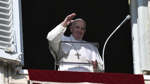 Il Papa: la "sconvolgente" scelta di Dio di stare dalla nostra parte 