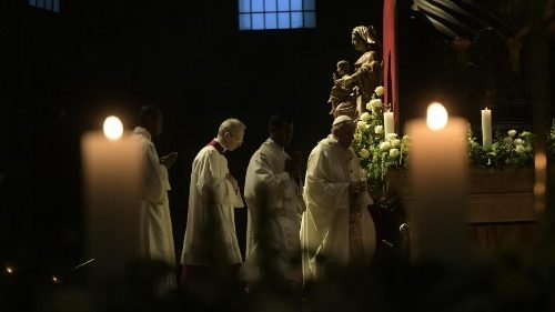 Il Papa: la vita consacrata sa vedere la grazia, cercare il prossimo, sperare