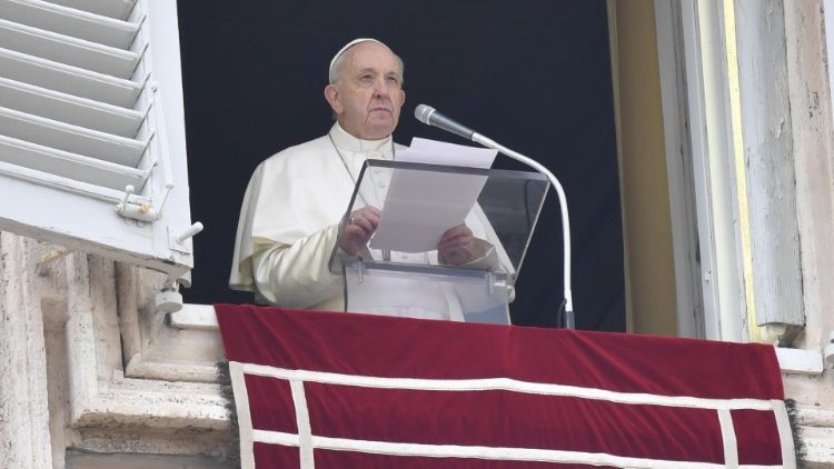 Papst Franziskus beim Angelus