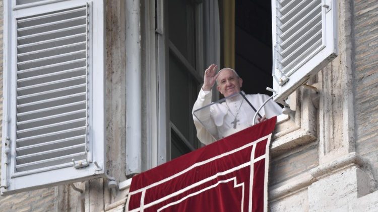 Papież: bądźmy solą i światłem pośród ludzi