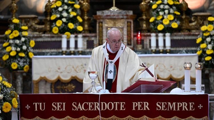 Папа падчас св. Імшы ў касцёле Санта-Спірыта-ін-Сасія