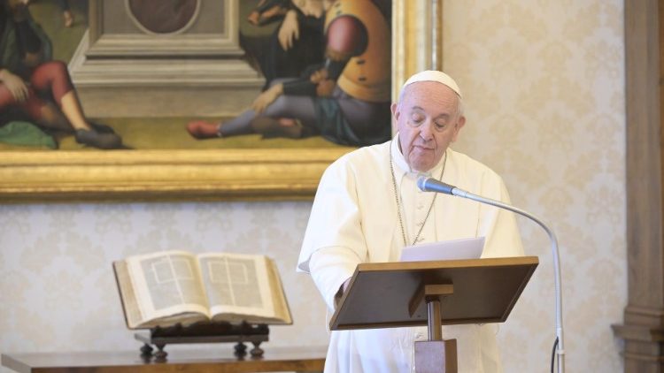 Papst Franziskus beim Regina Coeli