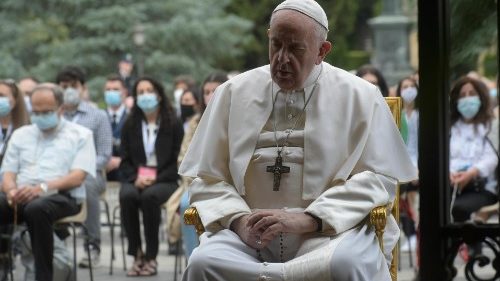 Rosenkranz mit Franziskus: „Möge Maria uns ihre Augen zuwenden“