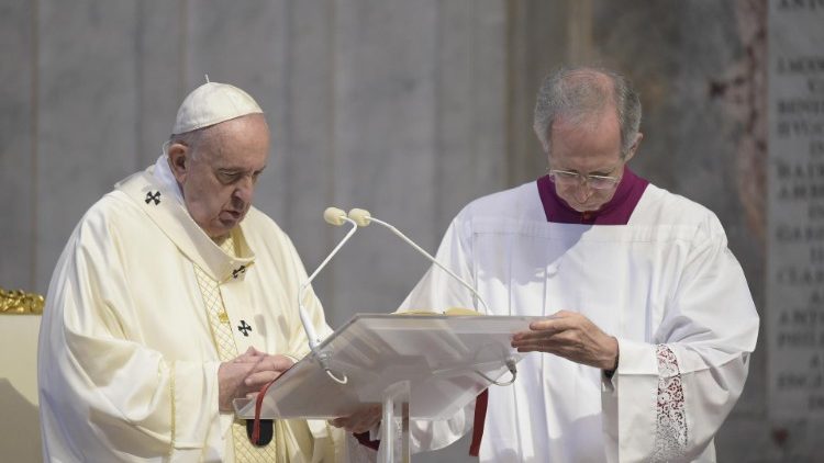Papst Franziskus bei der Heiligen Messe zum Hochfest Fronleichnam