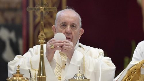 Corpus Domini: l’Eucharistie est le «Mémorial qui guérit notre mémoire»