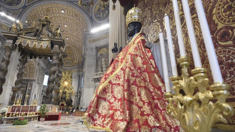 Lors de la messe du 29 juin 2020 dans la basilique Saint-Pierre.  