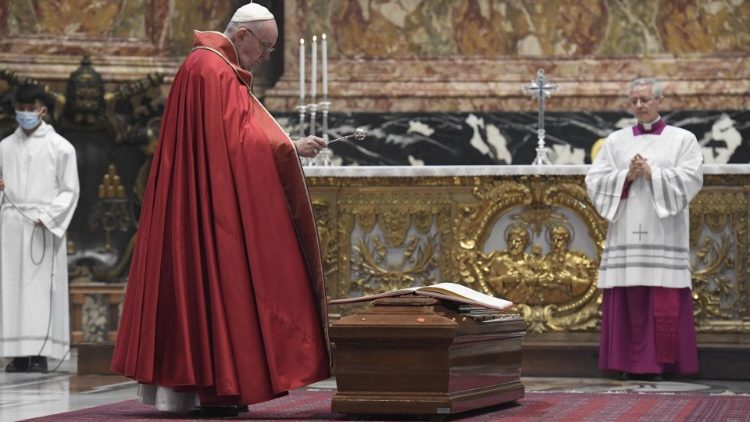 Papa Francesco ai funerali  del cardinale Zenon Grocholewski 