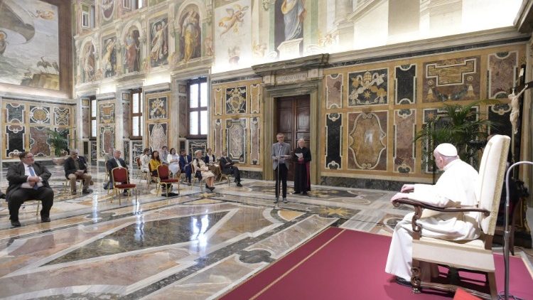 Fast wie eine Redaktionssitzung... mit dem Papst