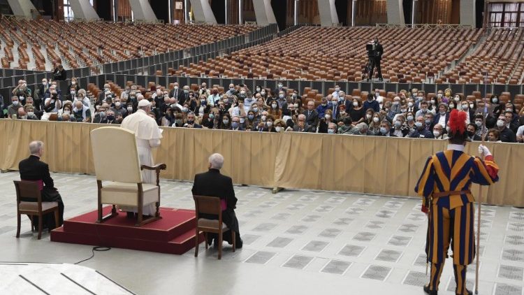Treffen in der Audienzhalle