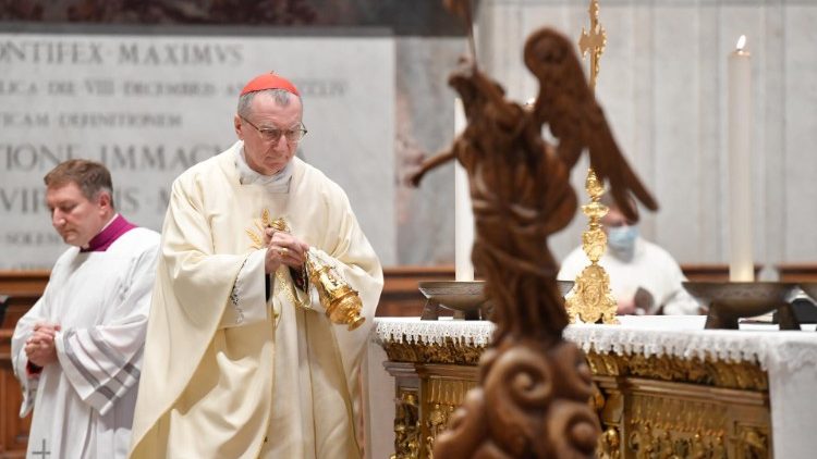 Le cardinal Parolin, ici lors d'une messe à la basilique Saint-Pierre en septembre 2020. 
