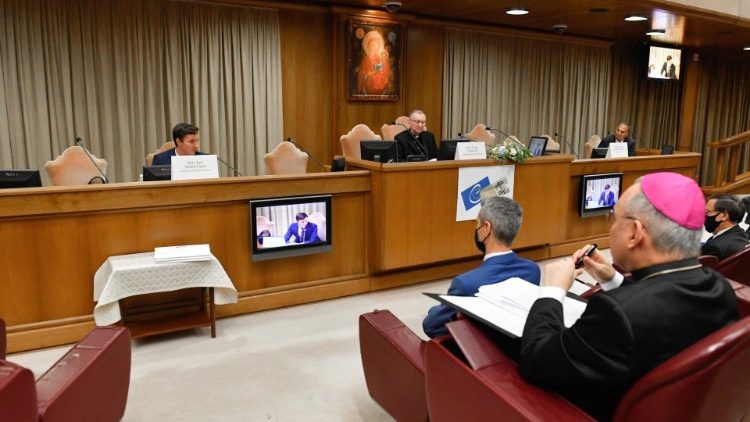 Ili kupambana na utakatishaji wa fedha na ufadhili wa vitendo vya kigaidi sehemu mbali mbali za dunia kuna haja ya kuwekeza zaidi katika maadili, sheria na taratibu.