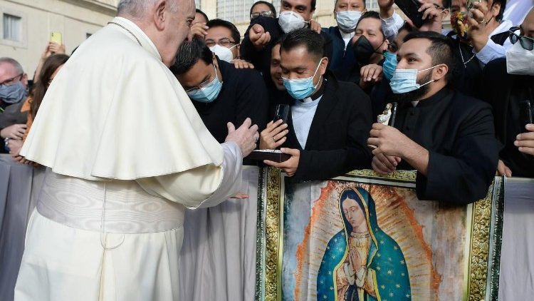 Papież: powinniśmy iść naprzód z czułością 