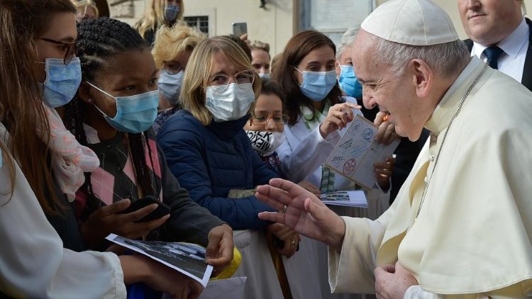 Waraka wa Kitume wa Baba Mtakatifu Francisko: "Fratelli tutti: Yaani "Wote Ni Ndugu": Kuhusu Udugu na Ufariki wa Kijamii utazinduliwa rasmi tarehe 4 Oktoba 2020 wakati wa maadhimisho ya Sikukuu ya Mt. Francisko wa Assisi.