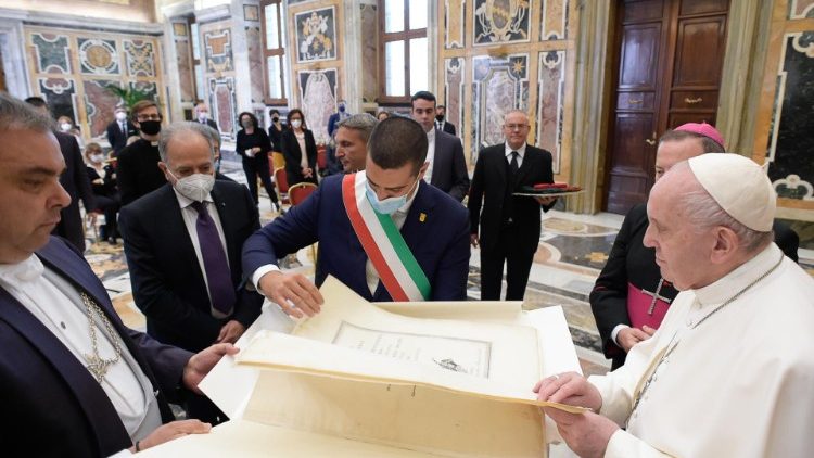 Papież na 700-lecie śmierci Dantego: te słowa wciąż w nas rezonują