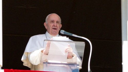 Il Papa: paghiamo le tasse e siamo testimoni del Vangelo