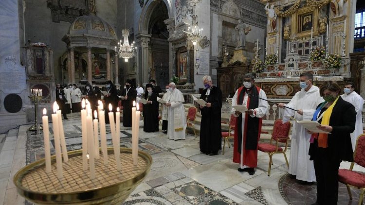 Молебен о мире в римской базилике Санта-Мария-ин-Арачели