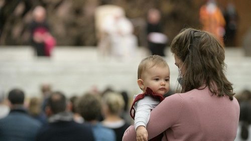 Franziskus: Wir beten nie allein, Jesus betet mit uns