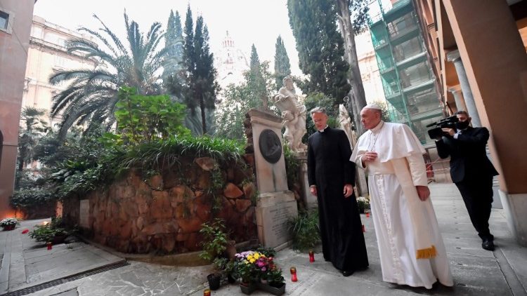 2020.11.02 Santa Messa pro defunti e preghiera nelle tombe del Cimitero Teutonico e nelle Grotte Vaticane